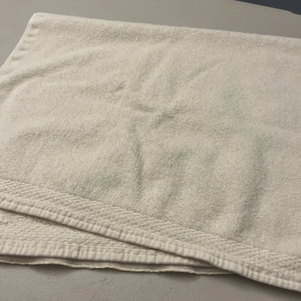 Avanti Ivory Rose Floral Hand‎ Towel Embellished Bath Decor Cottagecore